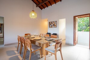 Chalet | Dining