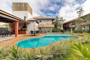 Apartamento básico | Piscina