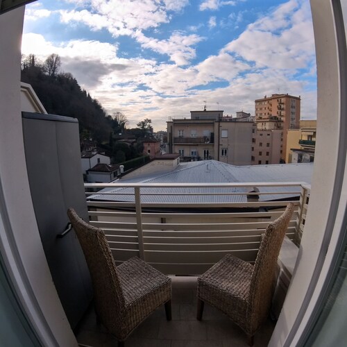 Città di Brescia adorable 4 person apartment with AC in Brescia Hospital Area