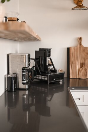 Mikrobølgeovn, ovn, kogeplade, opvaskemaskine