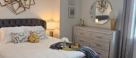 4 室のベッドルーム、アイロン / アイロン台、WiFi、ベッドシーツ