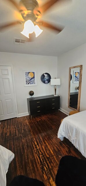 4 bedrooms, iron/ironing board, WiFi, bed sheets - Spacious 4-bedroom house in New Orleans with AC (New Orleans)