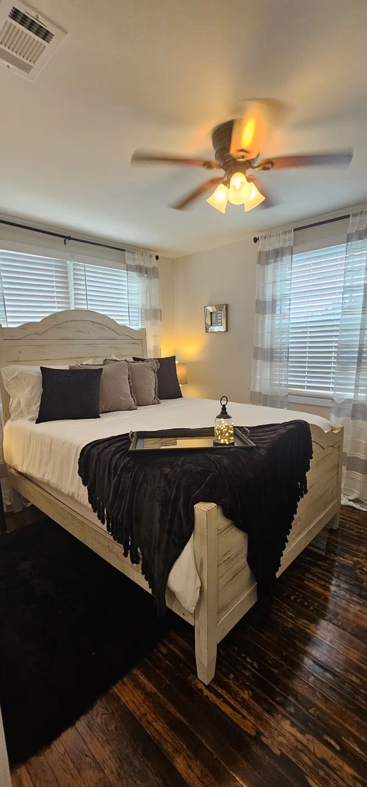 4 dormitorios, tabla de planchar con plancha, wifi y ropa de cama