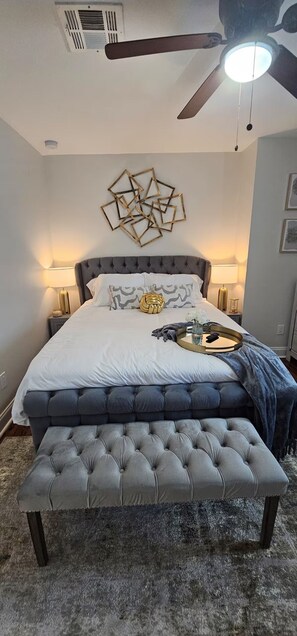 4 habitaciones, tabla de planchar con plancha, wifi y ropa de cama 