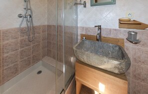 Shower - Awesome home in Vacqueyras (Vacqueyras)