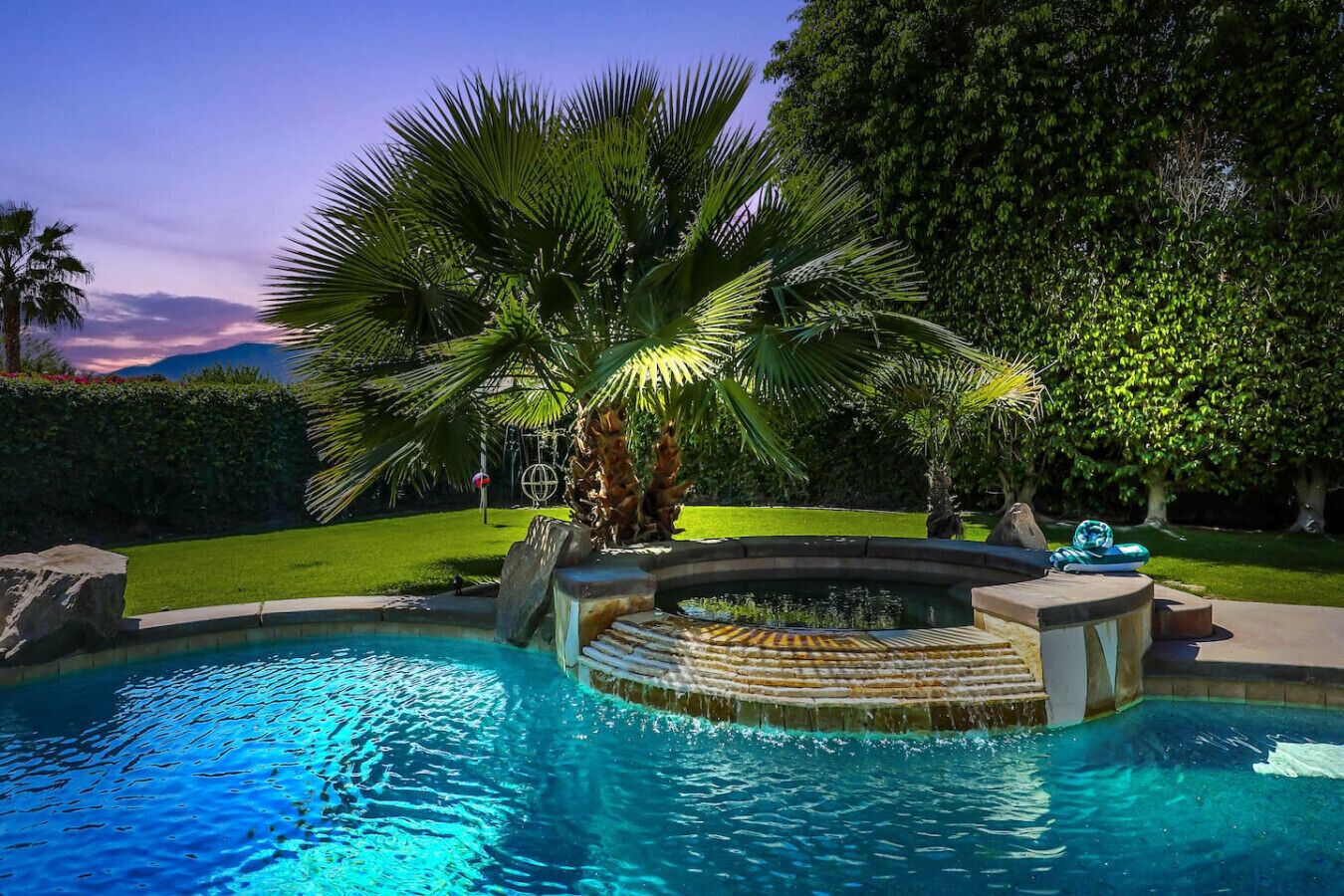 Piscina all'aperto, una piscina riscaldata