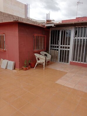 Terrace/patio - Perfect 1-bedroom apartment in lovely Vecindario for your stay (Vecindario)