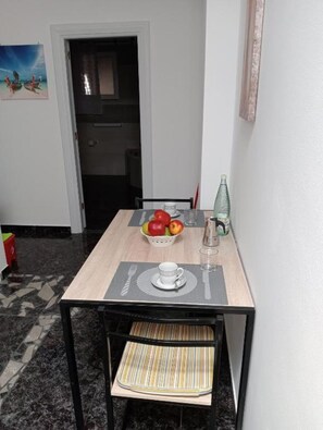 Dining - Perfect 1-bedroom apartment in lovely Vecindario for your stay (Vecindario)