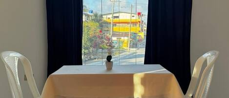 Wifi gratis y ropa de cama