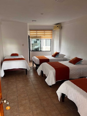 Free WiFi - La Isla Del Descanso (Galápagos)