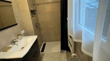 Hair dryer, towels
