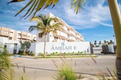 Apartment in private condominium near the sea