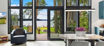 Mt Rainier View Beachfront Retreat - Private Beach