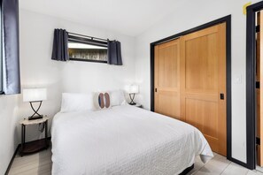 1 bedroom, iron/ironing board, travel cot, free WiFi