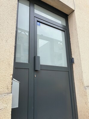 تفاصيل الفندق من الخارج