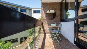 Outdoor dining - The Baseline Stay, South Yarra (South Yarra)