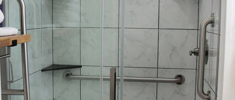 Asciugamani, sapone, carta igienica