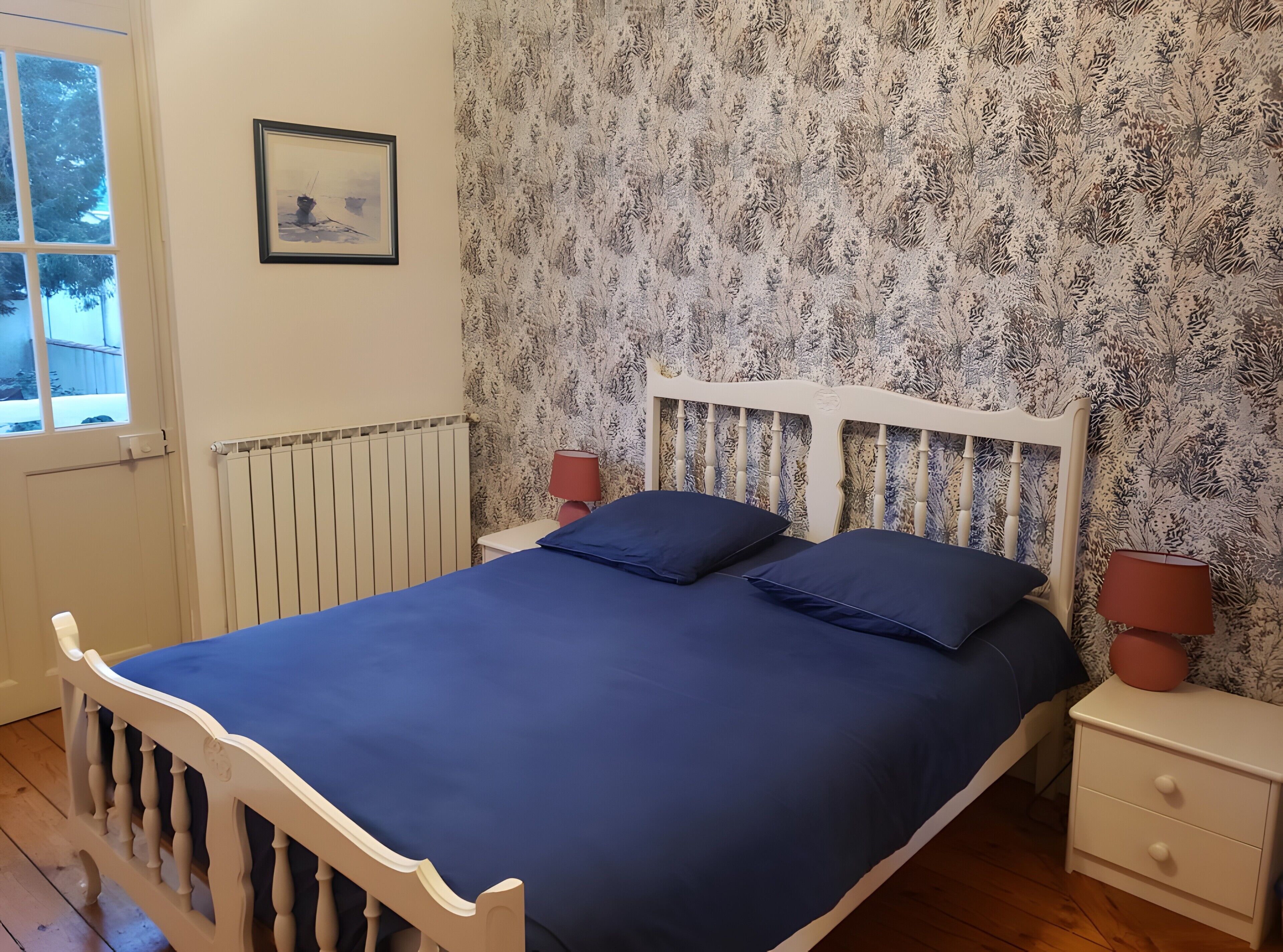 Een strijkplank/strijkijzer