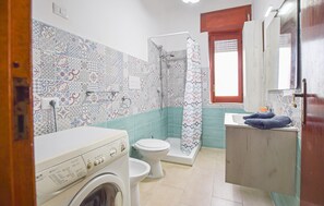 bathroom - 2 bedroom stunning home in Perdifumo (Perdifumo)