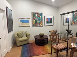 Interior - Terrific 2-bedroom condo in sunny Palm Desert with fitness room facitiy use (Palm Desert)
