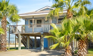 Exterior - Sunflower Hello Home, Boat Parking & Fenced Yard (Port Aransas)