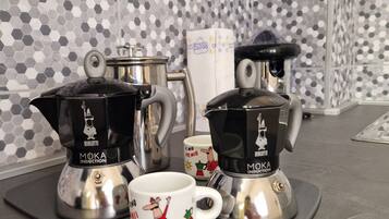 Kaffee und/oder Kaffeemaschine