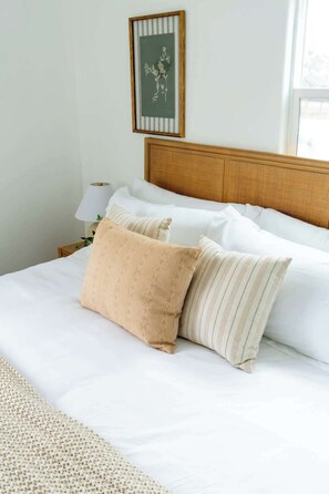 1 bedroom, iron/ironing board, travel cot, WiFi - Boho Chic Retreat - Steps to Beach & Belmont Park! (San Diego)