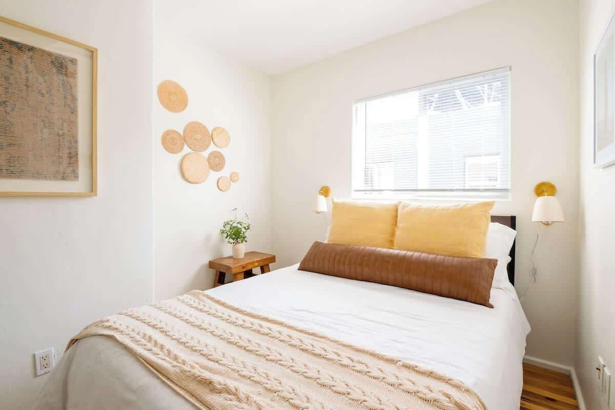 1 غرفة نوم ومكواة/لوح كي وسرير سفر وواي فاي