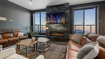 Una Smart TV, una chimenea