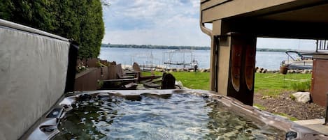 Bain à remous extérieur