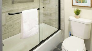 Shower, hair dryer, towels - Unbeatable Location | Chic 1BR Apt | Walk to Beach (San Diego)