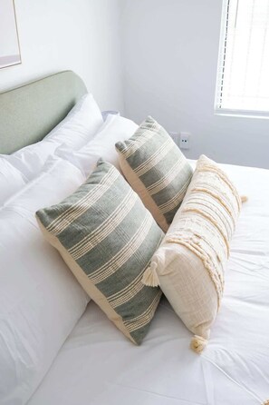 1 dormitorio, tabla de planchar con plancha, cuna de viaje y wifi