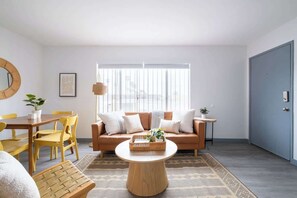 TV, offices - Walk to Beach & Shops! Central & Chic Newport Apt (San Diego)
