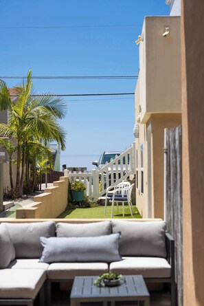 Terrace/patio - 1 Bedroom Steps from the sand! (San Diego)
