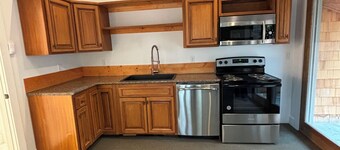 Cozy loft cabin with AC on 6 acres of woods near the charming town of Bigfork