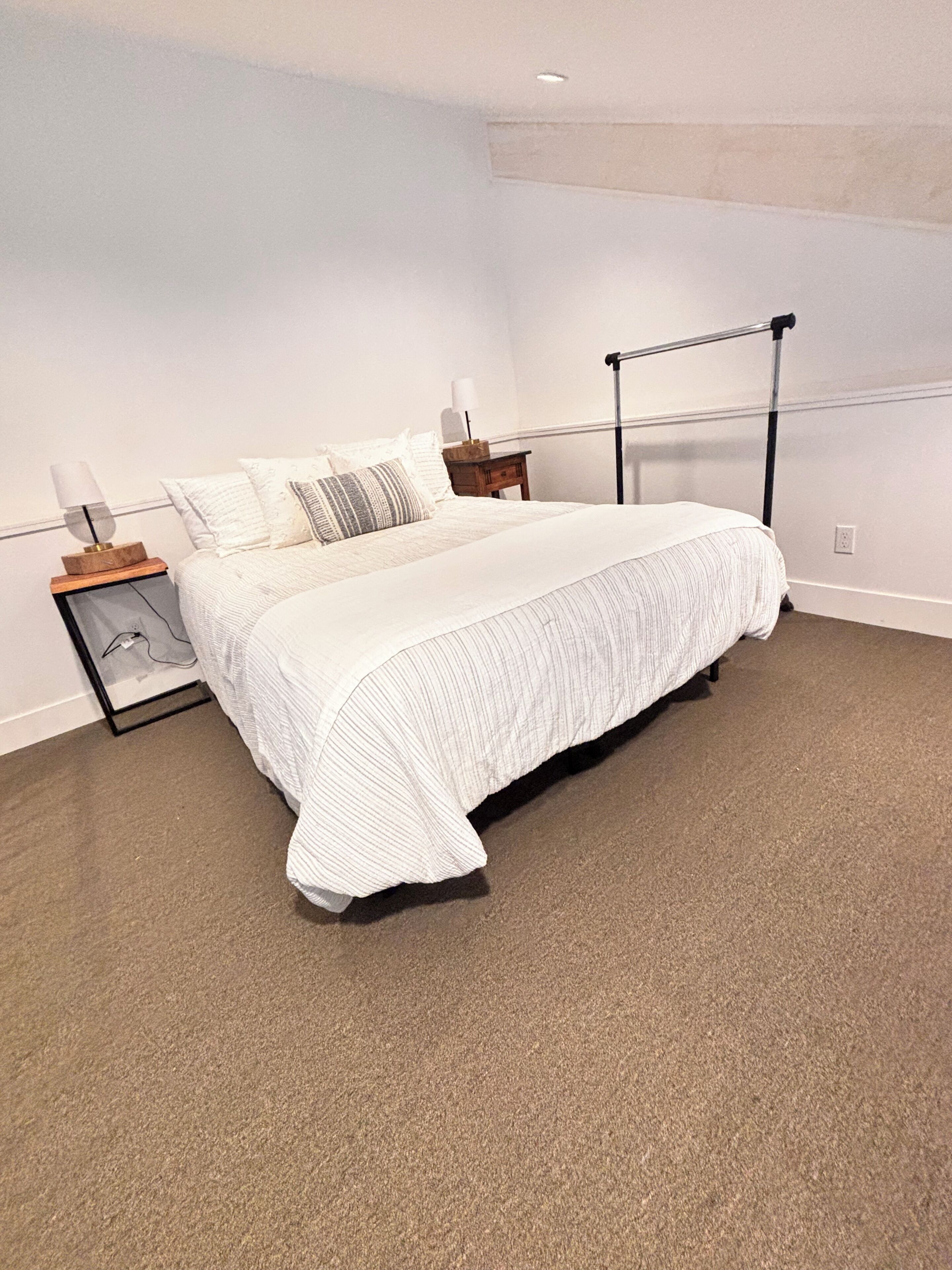 WiFi, bed sheets