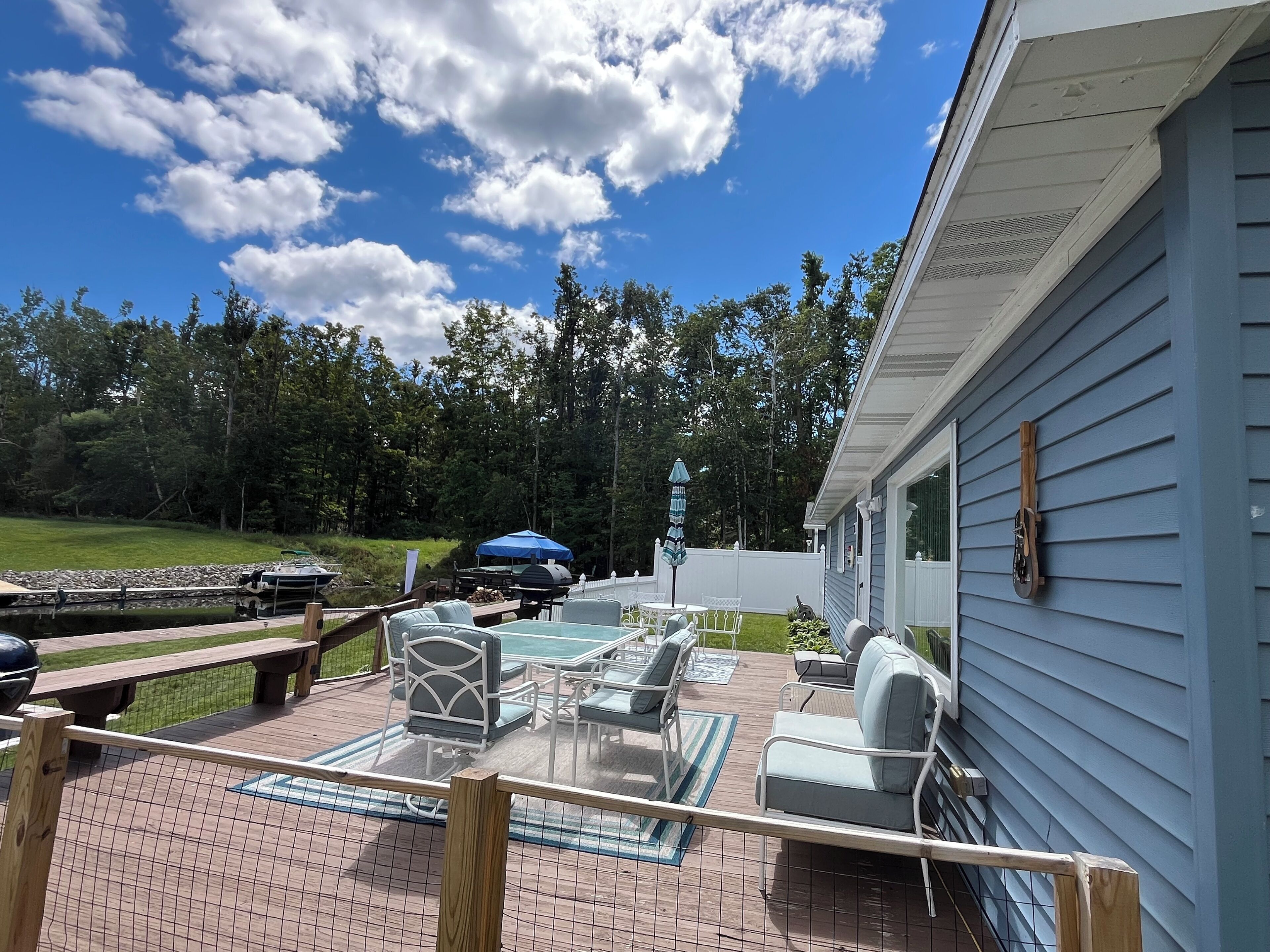 屋外ダイニングエリア