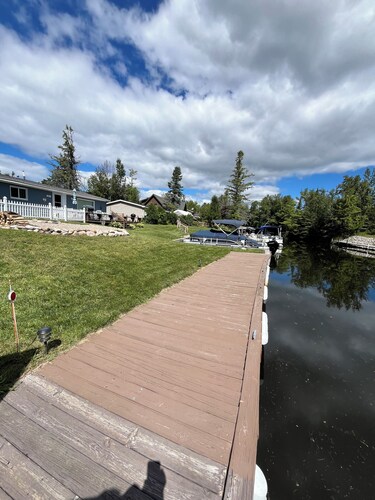 Canal-Front 3 Bedroom House with boat docking in Indian River
