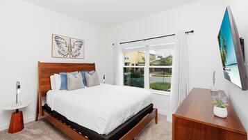 Desk, iron/ironing board, travel cot, WiFi