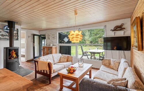 Amazing home in Oksbøl with WiFi