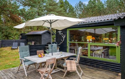 Amazing home in Oksbøl with WiFi