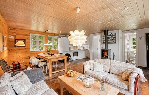 Amazing home in Oksbøl with WiFi