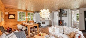 Amazing home in Oksbøl with WiFi