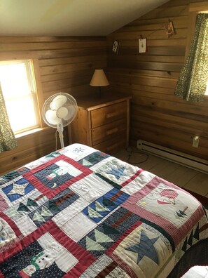 2 habitaciones, tabla de planchar con plancha, internet y ropa de cama