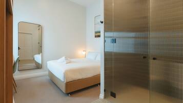 In-room safe, desk, laptop workspace, iron/ironing board