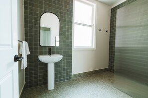 Double Room | Bathroom | Shower, free toiletries, hair dryer, bathrobes
