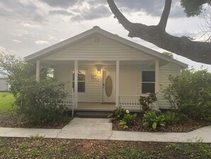 Exterior - Nice 2-bedroom house with AC in charming Kissimmee (Kissimmee)