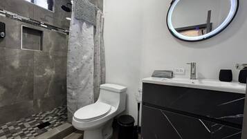 Handtücher, Seife, Toilettenpapier