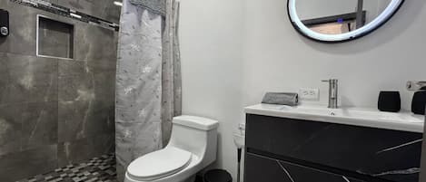 Toallas, jabón, papel de baño