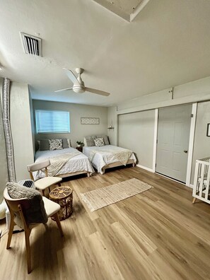 4 bedrooms, iron/ironing board, WiFi